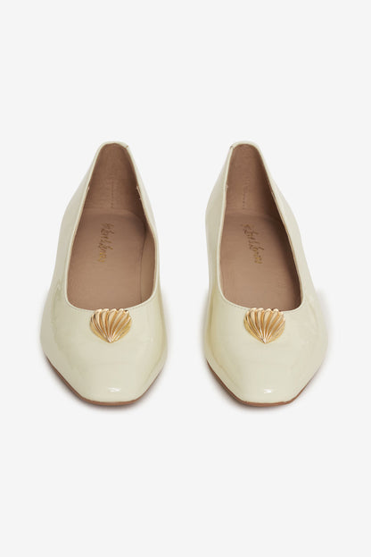 For Love and Lemons Edie Flat - Cream